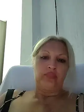 Snapshot of Divineblond chatting on 07-08-26, 06:34 Divineblond online show from 07-08-26, 06:34