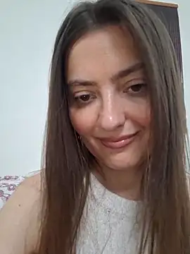 Snapshot of Alba2331 chatting on 05-22-26, 12:33 Alba2331 online show from 05-22-26, 12:33
