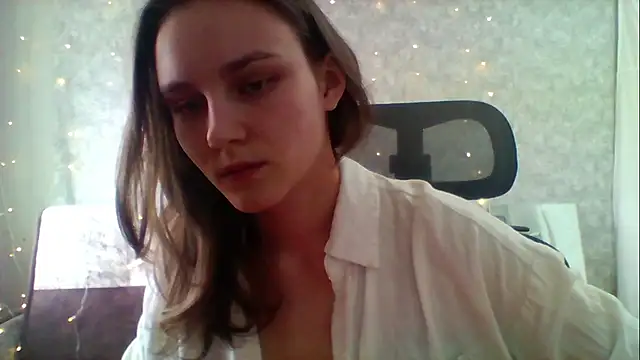 Snapshot of DolcezzaCream chatting on 04-30-26, 11:16 DolcezzaCream online show from 04-30-26, 11:16