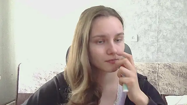 Snapshot of DolcezzaCream chatting on 06-03-26, 11:57 DolcezzaCream online show from 06-03-26, 11:57