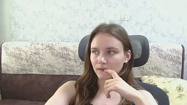 Snapshot of DolcezzaCream chatting on 07-28-26, 11:17 DolcezzaCream online show from 07-28-26, 11:17