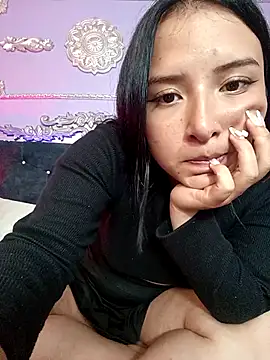 Snapshot of EmmyCastillo chatting on 04-28-26, 02:27 EmmyCastillo online show from 04-28-26, 02:27