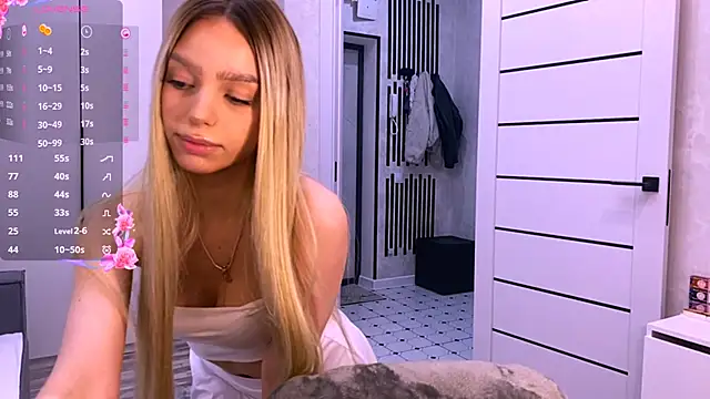 Mooniesiesita online show from 05-08-26, 04:23
