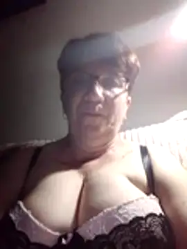 Snapshot of KetQueen101 chatting on 06-20-26, 09:06 KetQueen101 online show from 06-20-26, 09:06