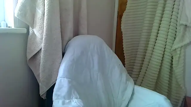 Snapshot of maskedilf chatting on 05-22-26, 07:08 maskedilf online show from 05-22-26, 07:08