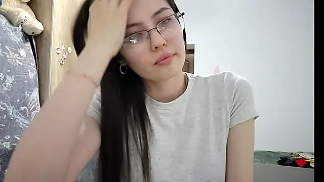 AshleyTropiano online show from 05-13-26, 04:26