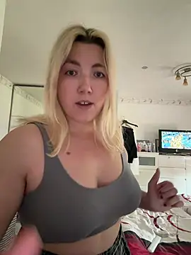 LaurasStar online show from 05-09-26, 12:10