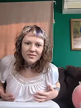 Snapshot of RosieSwitchBitch chatting on 05-12-26, 12:02 RosieSwitchBitch online show from 05-12-26, 12:02