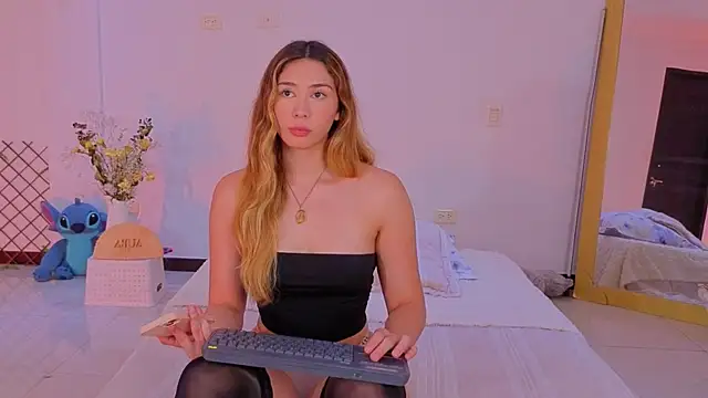 Lovelymoon  online show from 05-16-26, 03:14