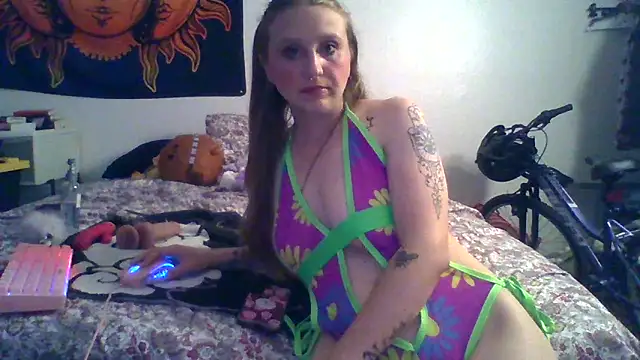 Snapshot of BunnyHooppss chatting on 06-10-26, 05:56 BunnyHooppss online show from 06-10-26, 05:56