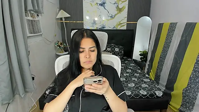 MissAndersonHoly online show from 04-27-26, 10:35