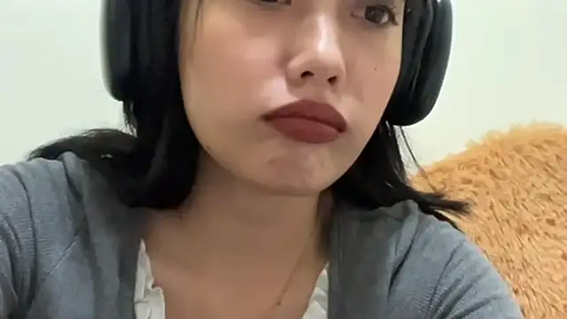 WilliemaeLourenco online show from 04-26-26, 10:24