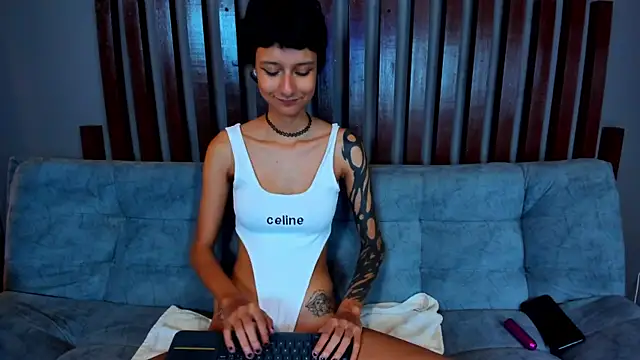 snner-velvet online show from 05-10-26, 01:16