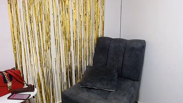BlondeNatalia online show from 06-21-26, 08:17