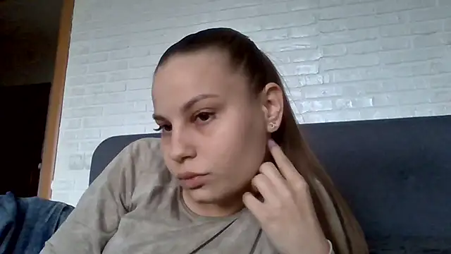 Snapshot of _Linsyy_ee_ chatting on 06-04-26, 04:13 Linsyy ee online show from 06-04-26, 04:13