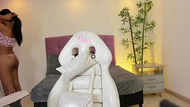 Hinaa XXX online show from 06-10-26, 07:24