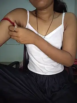 Snapshot of ESHA-LOVE chatting on 05-19-26, 11:55 ESHA-LOVE online show from 05-19-26, 11:55