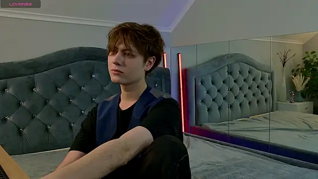 Mark Ian  online show from 04-29-26, 02:54