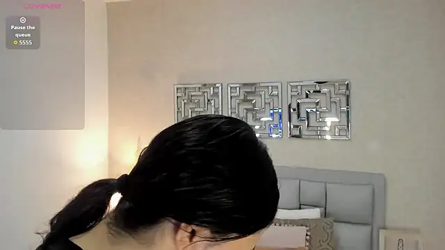 sofia  thompson online show from 05-15-26, 11:56