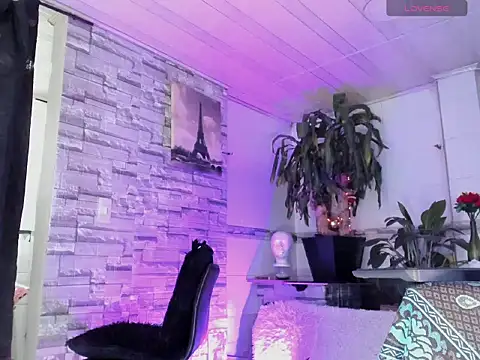 Snapshot of BeautyCatalella1 chatting on 05-07-26, 12:43 BeautyCatalella1 online show from 05-07-26, 12:43