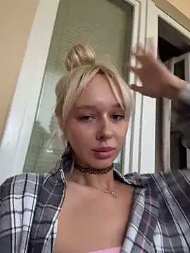 Snapshot of Sweety_F69 chatting on 06-10-26, 04:28 Sweety F69 online show from 06-10-26, 04:28