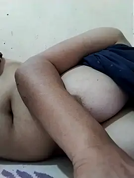 Zi90m online show from 04-26-26, 04:43