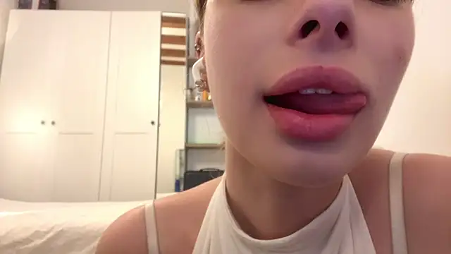 JacquelyneDelgado online show from 04-29-26, 04:00