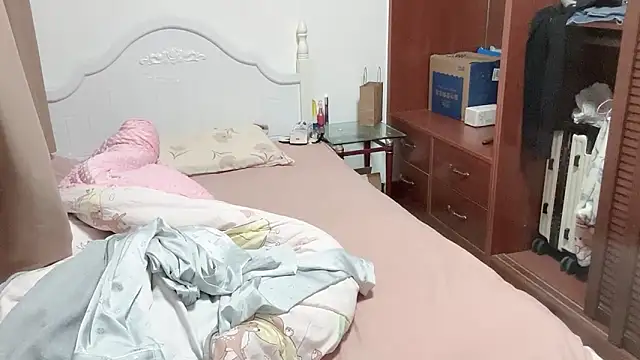 XIAOnaimao-001 online show from 05-05-26, 06:10