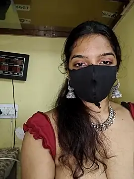 Snapshot of vanika2000 chatting on 07-21-26, 04:37 vanika2000 online show from 07-21-26, 04:37