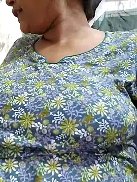 Snapshot of Gulapi_N chatting on 07-15-26, 09:25 Gulapi N online show from 07-15-26, 09:25