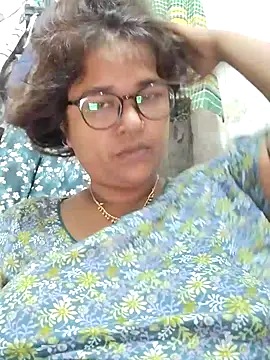 Snapshot of Gulapi_N chatting on 07-21-26, 02:08 Gulapi N online show from 07-21-26, 02:08