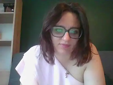 Snapshot of sensual_paris chatting on 05-07-26, 05:35 sensual paris online show from 05-07-26, 05:35
