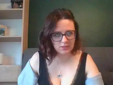 Snapshot of sensual_paris chatting on 05-12-26, 05:37 sensual paris online show from 05-12-26, 05:37