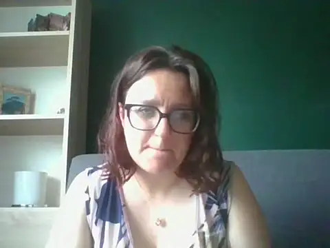 Snapshot of sensual_paris chatting on 06-01-26, 05:20 sensual paris online show from 06-01-26, 05:20