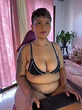 A CURVY HOT online show from 05-26-26, 01:18