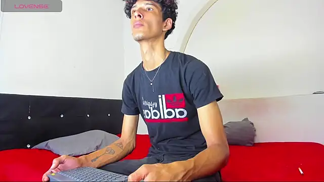 liammendoza98 online show from 05-04-26, 11:17