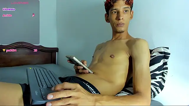 Snapshot of liammendoza98 chatting on 07-21-26, 02:58 liammendoza98 online show from 07-21-26, 02:58