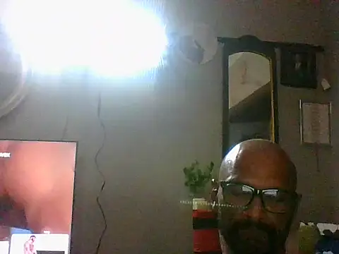 Snapshot of Lulu_Love_69 chatting on 05-20-26, 02:29 Lulu Love 69 online show from 05-20-26, 02:29