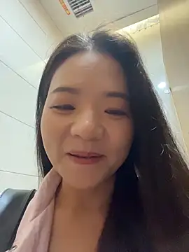 Snapshot of xiaochengzi505 chatting on 05-03-26, 01:00 xiaochengzi505 online show from 05-03-26, 01:00