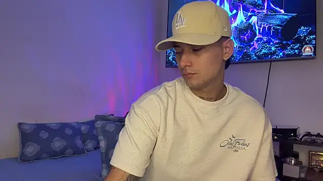 Snapshot of SexxxySquirterStev777 chatting on 07-11-26, 02:20 SexxxySquirterStev777 online show from 07-11-26, 02:20