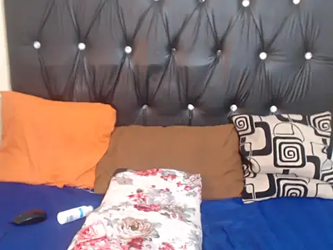 Snapshot of QueensBettyX96 chatting on 05-06-26, 12:43 QueensBettyX96 online show from 05-06-26, 12:43
