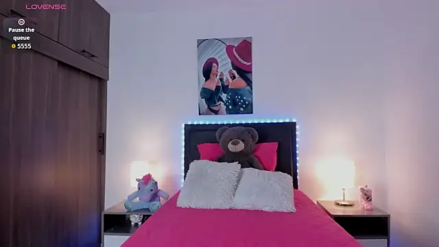 alana greey  online show from 06-16-26, 02:19