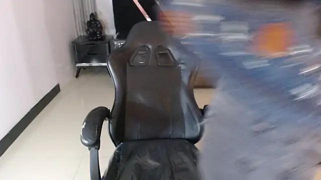 Snapshot of DamiaOshun_ch chatting on 07-19-26, 01:37 DamiaOshun ch online show from 07-19-26, 01:37