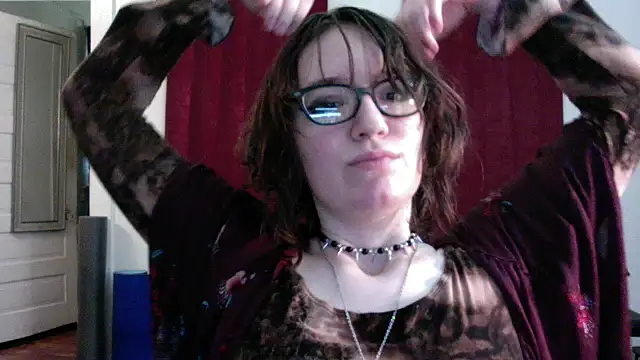 Snapshot of AnnywnBelle chatting on 05-07-26, 10:04 AnnywnBelle online show from 05-07-26, 10:04