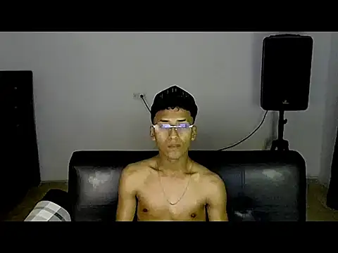 Snapshot of jack_vega1 chatting on 05-12-26, 06:43 jack vega1 online show from 05-12-26, 06:43
