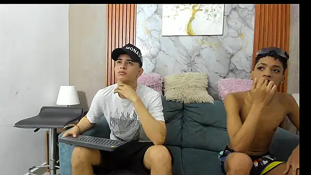 LOVE GUYS1 online show from 06-19-26, 01:15