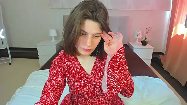 Snapshot of Kira_Be11 chatting on 05-28-26, 06:43 Kira Be11 online show from 05-28-26, 06:43