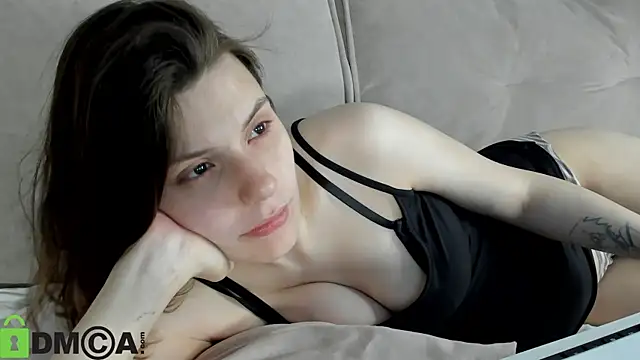 Snapshot of Kira_Be11 chatting on 06-01-26, 01:18 Kira Be11 online show from 06-01-26, 01:18