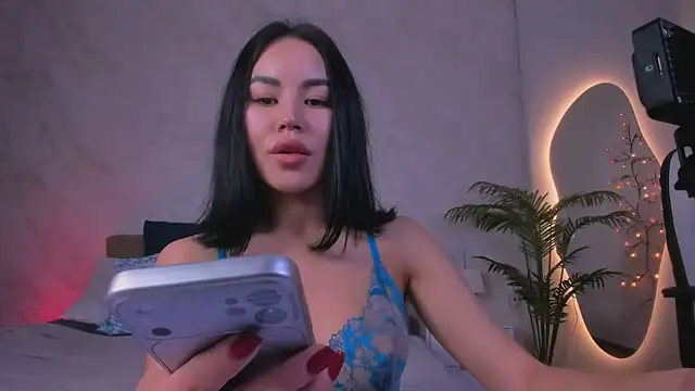 Snapshot of YukiLuna_ chatting on 06-05-26, 01:17 YukiLuna online show from 06-05-26, 01:17