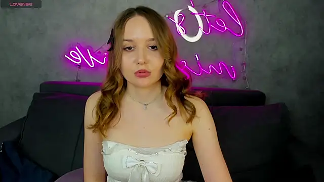 Emmaa Kimm online show from 06-05-26, 06:52